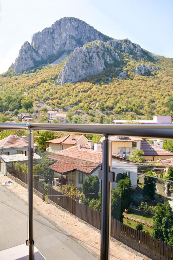 Раде 3-Враца Vratsa エクステリア 写真